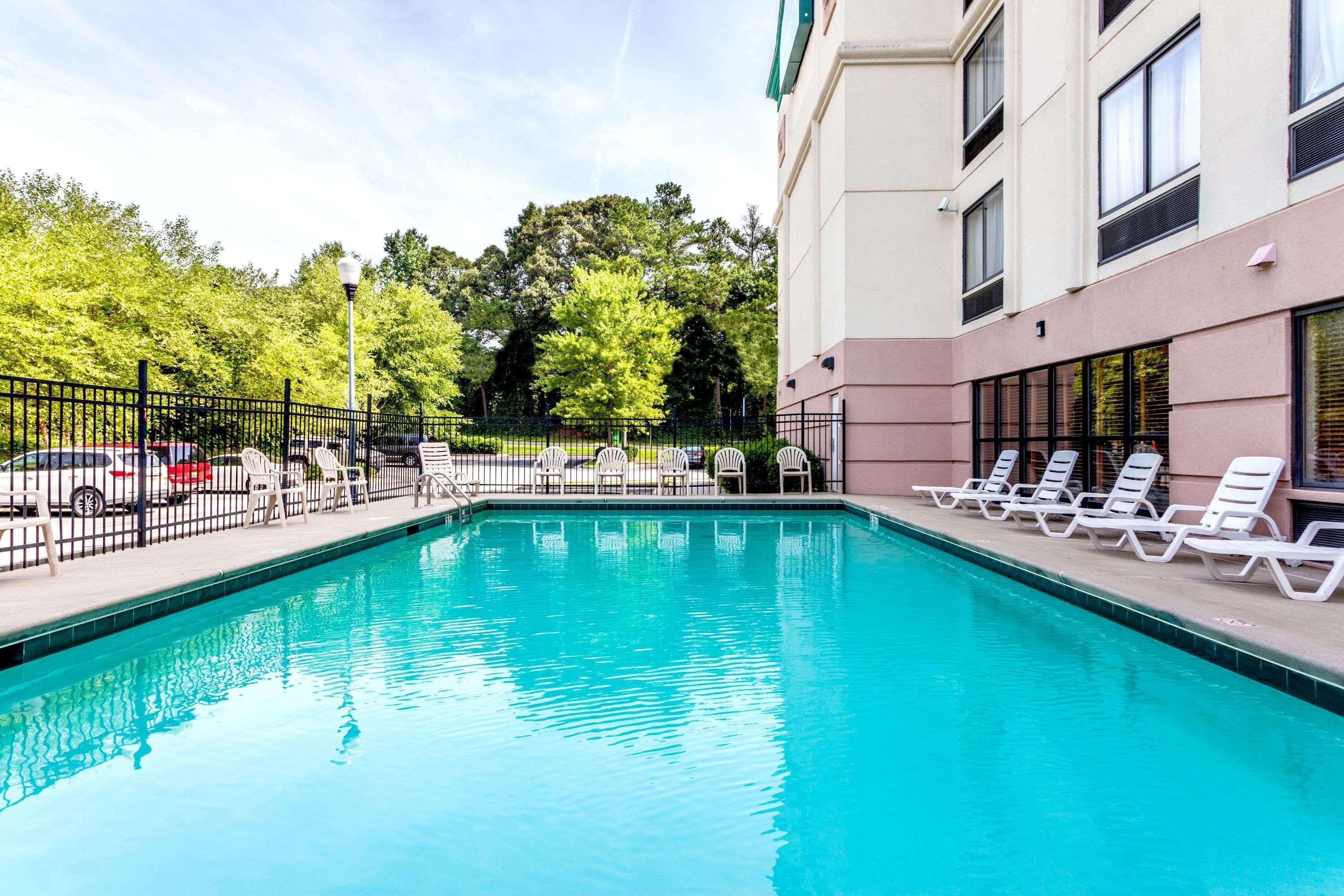Wingate By Wyndham Atlanta/Six Flags Austell Hotel Exterior photo